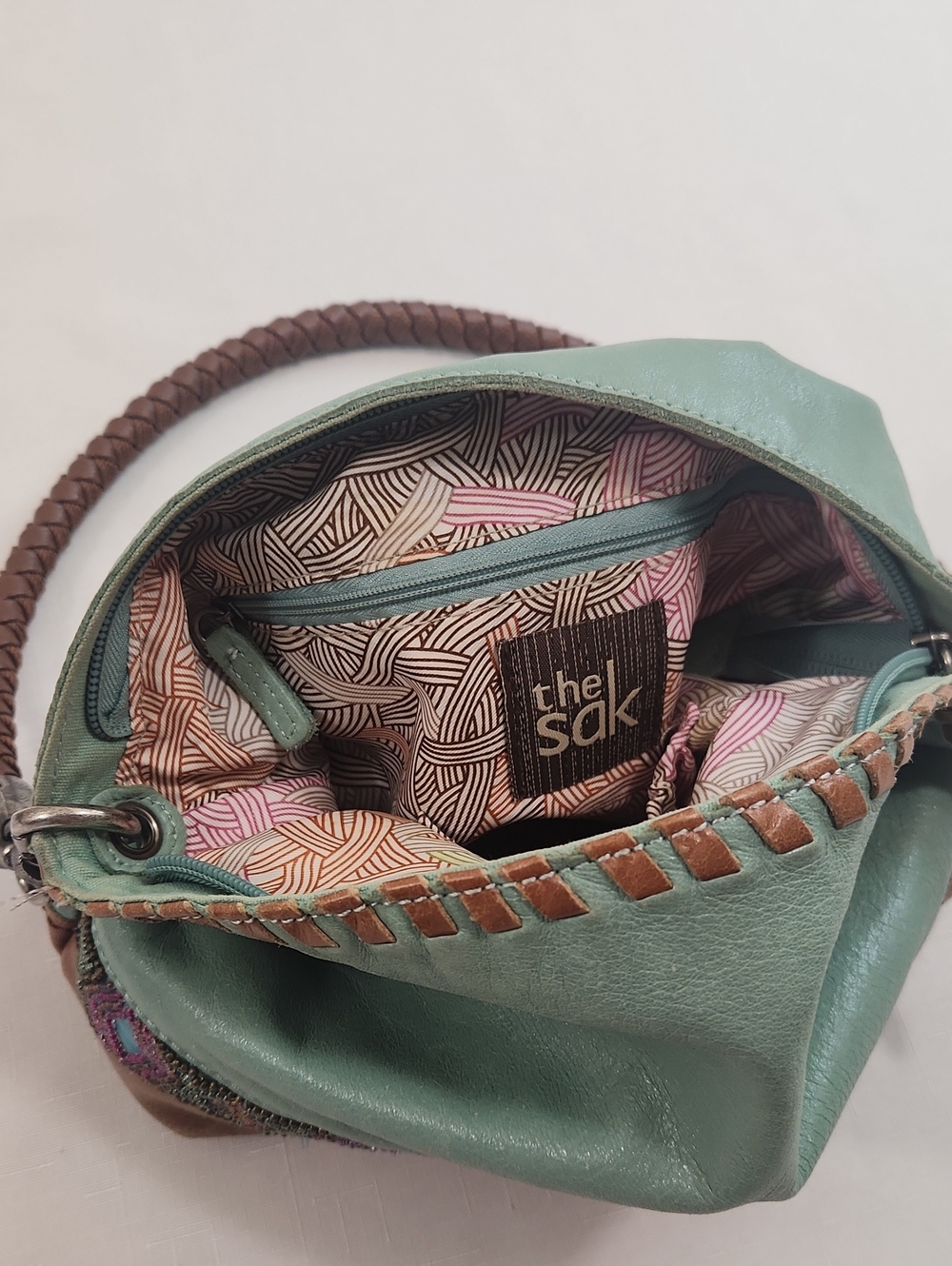 The Sak Indio Leather Shoulder Bag. Green Brown. Braided Strap. - Picture 5 of 9